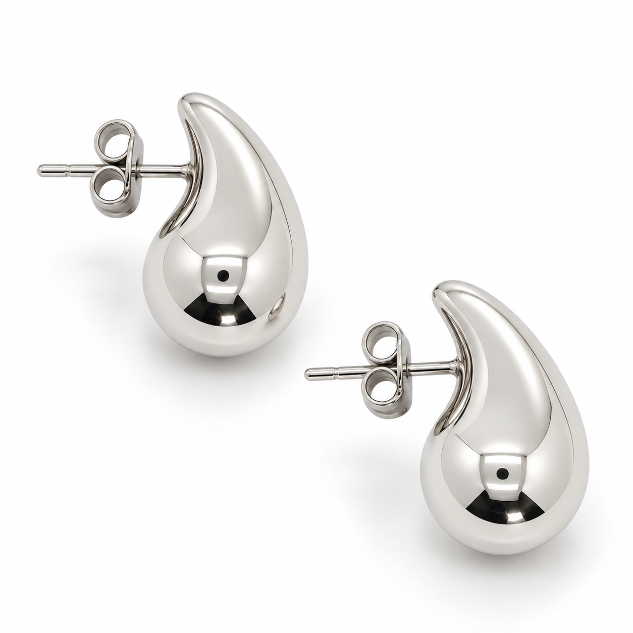 Orecchino Virgola Piccolo a goccia lucida, coppia versione silver