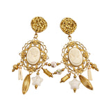 Orecchino cammeo charm